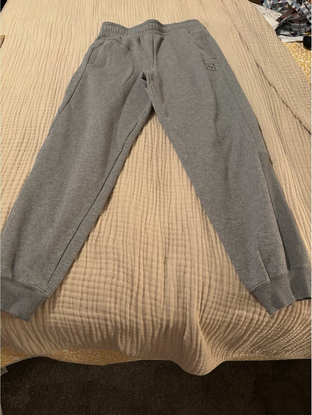 PUMA Women's Gray Fleece Jogger Pants Size M Drawstring Elastic Waist Pockets